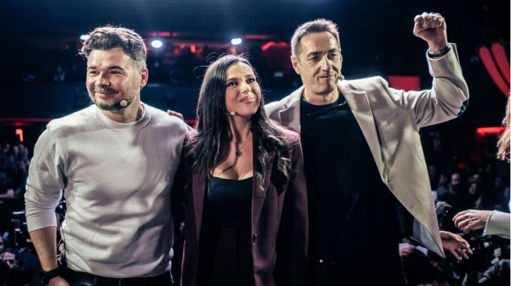 A photograph of Gabriel Rufián, Sara Santaolalla and Emilio Delgado.